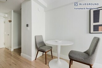 340 E 51st St in New York, NY - Building Photo - Building Photo