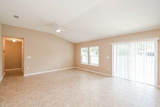 9591 Palm Reserve Dr in Jacksonville, FL - Foto de edificio - Building Photo