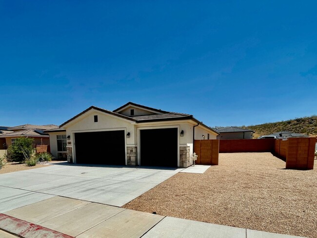 760 N 2840 W in Hurricane, UT - Building Photo - Building Photo