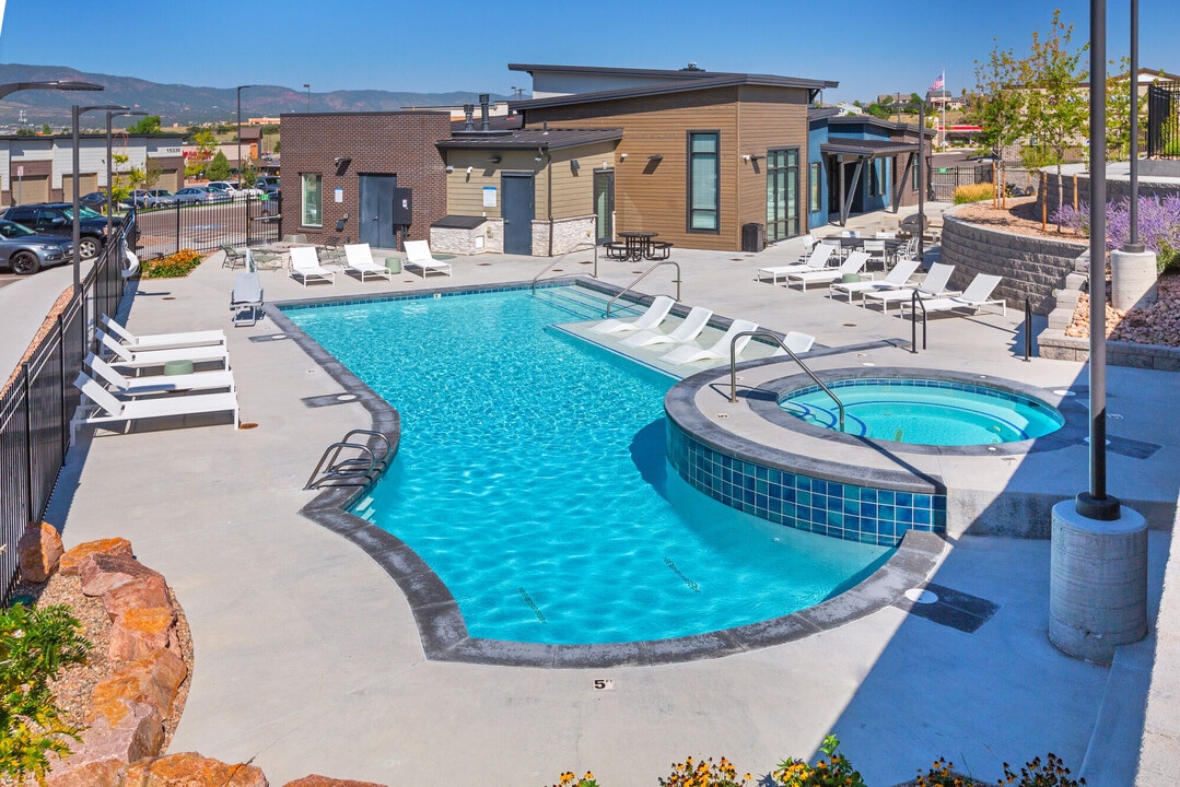 Marq at Monument Ridge in Colorado Springs, CO - Foto de edificio