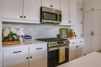 6039 Lewis St in Dallas, TX - Building Photo - Building Photo