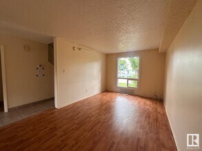 3115-3144 144 Ave NW in Edmonton, AB - Building Photo - Building Photo