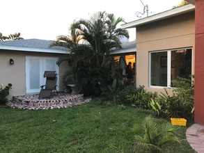910 N Grandview Ave in Daytona Beach, FL - Building Photo - Building Photo