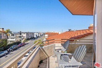 712 Highland Ave in Manhattan Beach, CA - Building Photo - Building Photo