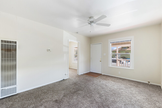 713-715 Mill St in Santa Rosa, CA - Building Photo - Interior Photo