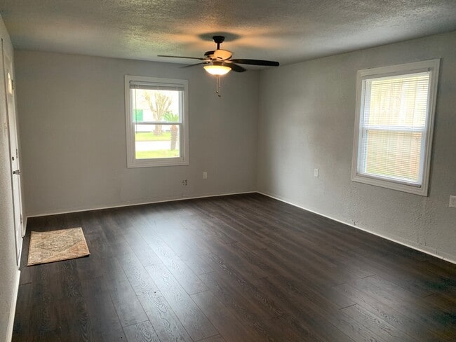 2306 28th Ave N in Texas City, TX - Building Photo - Building Photo