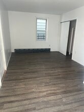 54 Ravine Ave, Unit 1 in Yonkers, NY - Foto de edificio - Building Photo