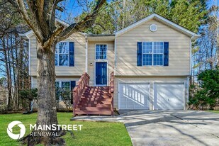 3865 Cress Way Dr, Unit 817 College St #2 in Decatur, GA - Building Photo