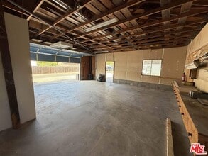 8729 N Ventura Ave in Ventura, CA - Building Photo - Building Photo