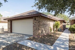 10 Ashley Dr in Pharr, TX - Building Photo