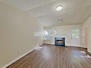 271 Village Dr in Mcdonough, GA - Building Photo - Building Photo