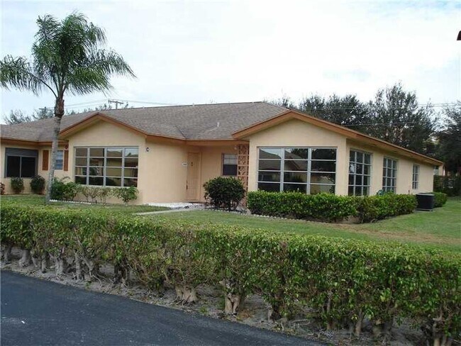 14404 Canalview Dr in Delray Beach, FL - Building Photo - Building Photo