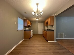627 Ferguson Ave in Ferguson, MO - Building Photo - Building Photo