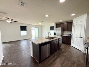 3640 Alta Lakes Blvd in Jacksonville, FL - Building Photo - Building Photo