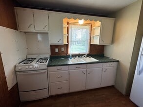 400 S Pershing St, Unit B in Salem, MO - Building Photo - Building Photo