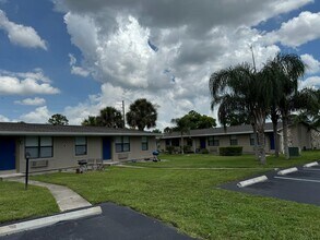 Blossom Corners Apartments in Orlando, FL - Building Photo - Building Photo