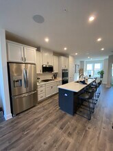295 Phoenix Dr in Largo, MD - Building Photo - Building Photo