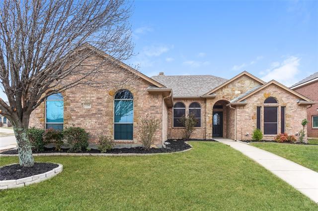 120 Rockhaven Dr in Alvarado, TX - Building Photo