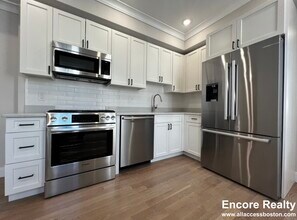 47 Englewood Ave, Unit 2 in Boston, MA - Building Photo - Building Photo