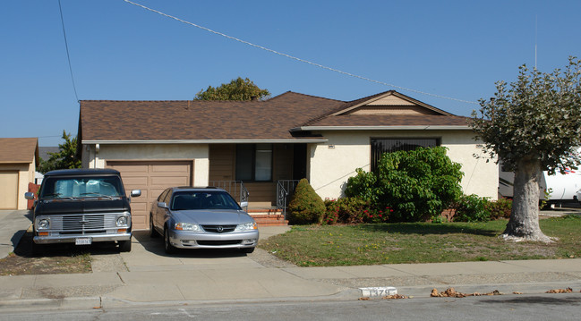 1375 Hubbard Ave in San Leandro, CA - Building Photo - Building Photo