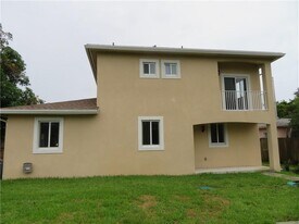 1944 Sheridan St in Hollywood, FL - Building Photo