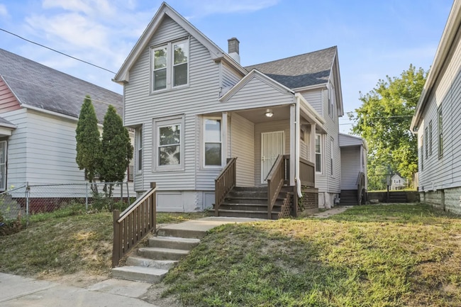 property at 1540 W Groeling Ave