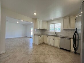 2476 Pierce Ct in Simi Valley, CA - Building Photo - Building Photo