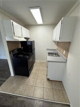 255 W Ocean View Ave, Unit 16 in Norfolk, VA - Building Photo - Building Photo