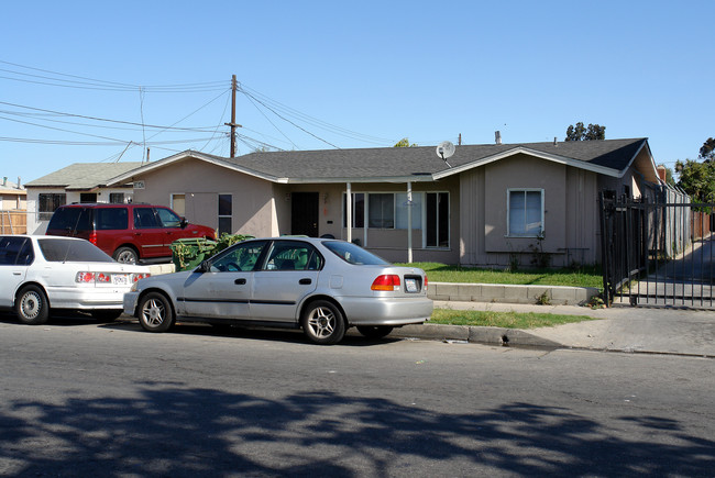 3647 W 104th St in Inglewood, CA - Building Photo - Building Photo