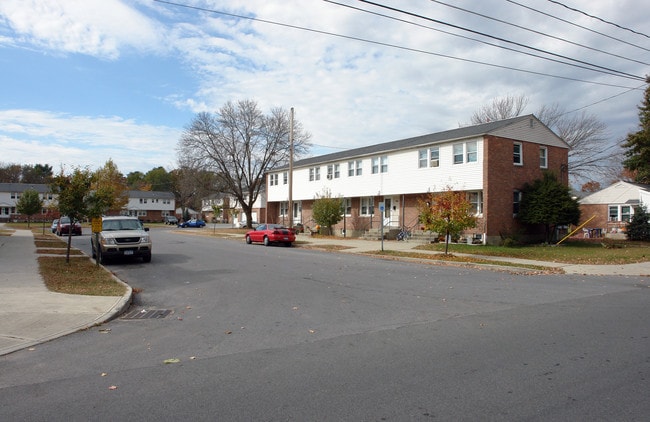 Jefferson Terrace in Saratoga Springs, NY - Building Photo - Building Photo