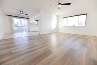 251 Avenida Madrid in San Clemente, CA - Building Photo - Building Photo