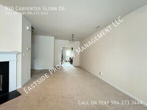810 Carpenter Glenn Dr in Cary, NC - Building Photo - Building Photo