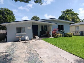 1935 Fletcher St in Hollywood, FL - Building Photo - Building Photo
