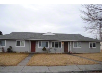 1204 Doolittle Dr in Moses Lake, WA - Building Photo