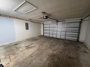 1077 Shady Hollow Dr in DeLand, FL - Building Photo - Building Photo
