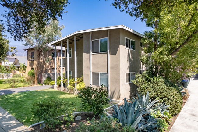 100 S Grand Oaks Ave in Pasadena, CA - Foto de edificio - Building Photo