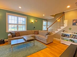 375 Lowell Ave in Newton, MA - Building Photo - Building Photo