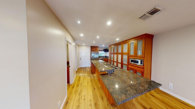 1996 Diamond St in San Diego, CA - Building Photo - Building Photo