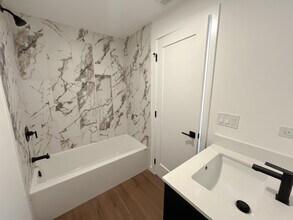 3710 N Kenmore Ave in Chicago, IL - Building Photo - Building Photo