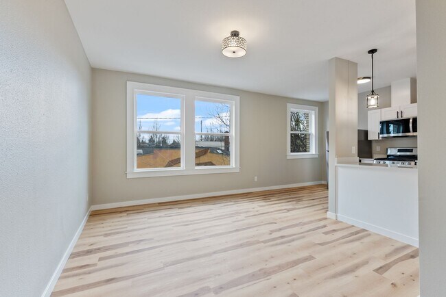 3433 SE Belmont St in Portland, OR - Foto de edificio - Building Photo