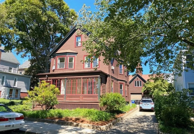 33 Preston Rd, Unit 2