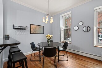 30-34 E Concord St, Unit 2 in Boston, MA - Building Photo - Building Photo