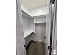 5820 Pelerin Cres in Beaumont, AB - Building Photo - Building Photo