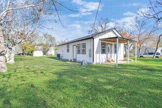 614 Koym St in East Bernard, TX - Building Photo - Building Photo