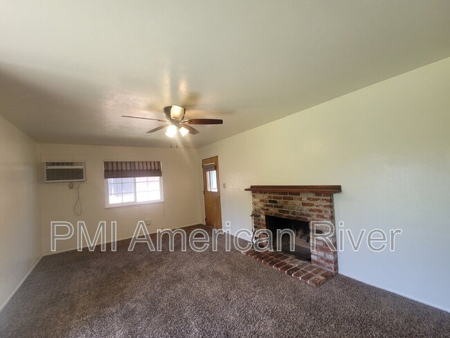 625 Elizabeth St in West Sacramento, CA - Building Photo - Building Photo