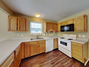 15353 Wandering Way in Noblesville, IN - Building Photo - Building Photo