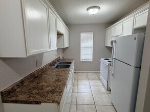 3302 Salisbury Ave in Lubbock, TX - Building Photo - Building Photo