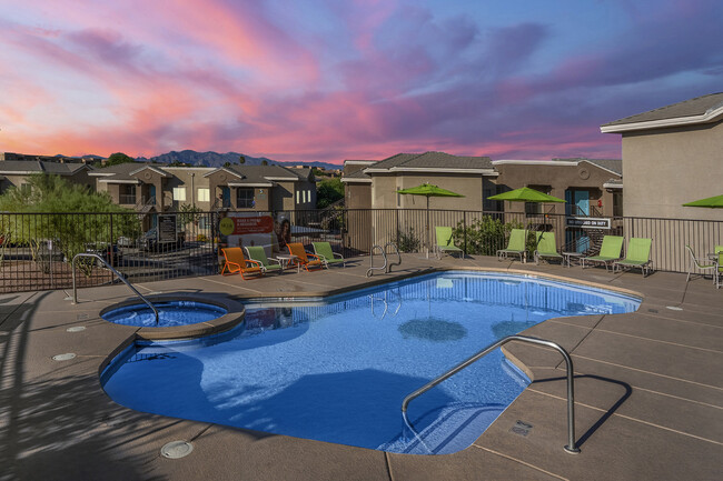 The Place At Canyon Ridge in Tucson, AZ - Foto de edificio - Building Photo