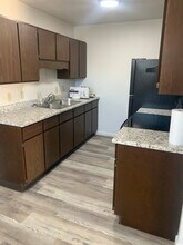 150 E Back St in Hecker, IL - Foto de edificio - Building Photo