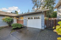 1438 Cedar St in Lake Oswego, OR - Building Photo - Building Photo